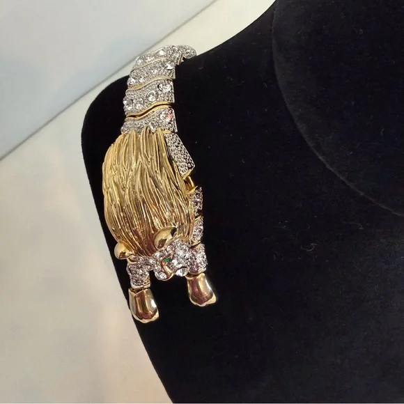 Rhinestone Gold Tone Articulated Lion Brooch - Picture 5 of 16
